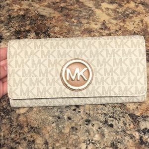 Michael Kors Signature Wallet